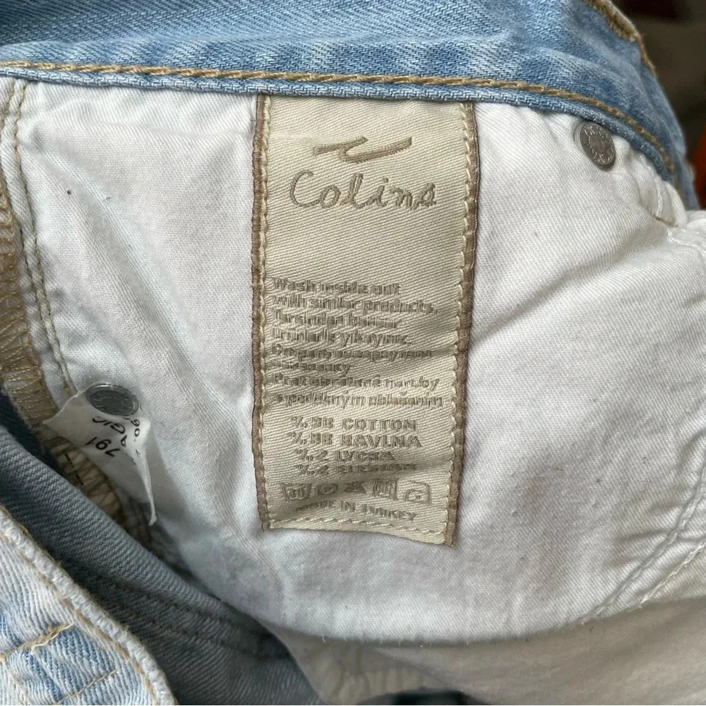 Colin’s Embroidered Floral Distressed Light Wash Lindsay Jeans Size 00 - Picture 9 of 9